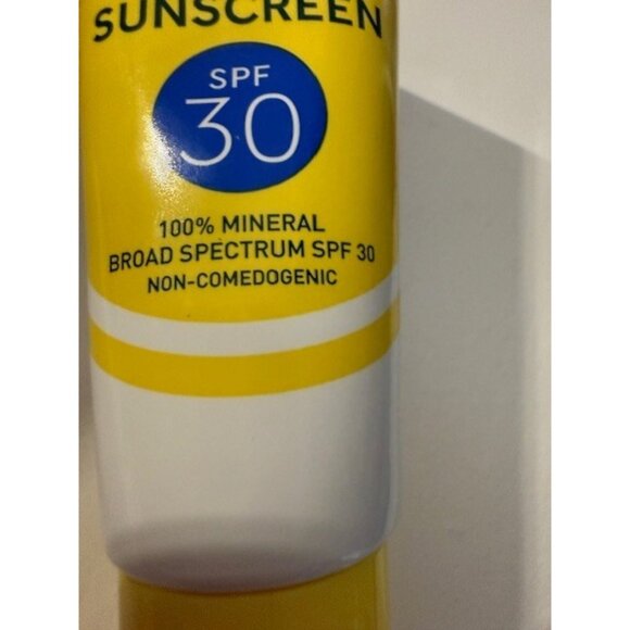 Bliss Block Star Sheer Tinted Daily Mineral Sunscreen SPF 30  1.4oz Broad Spectr - Picture 2 of 5